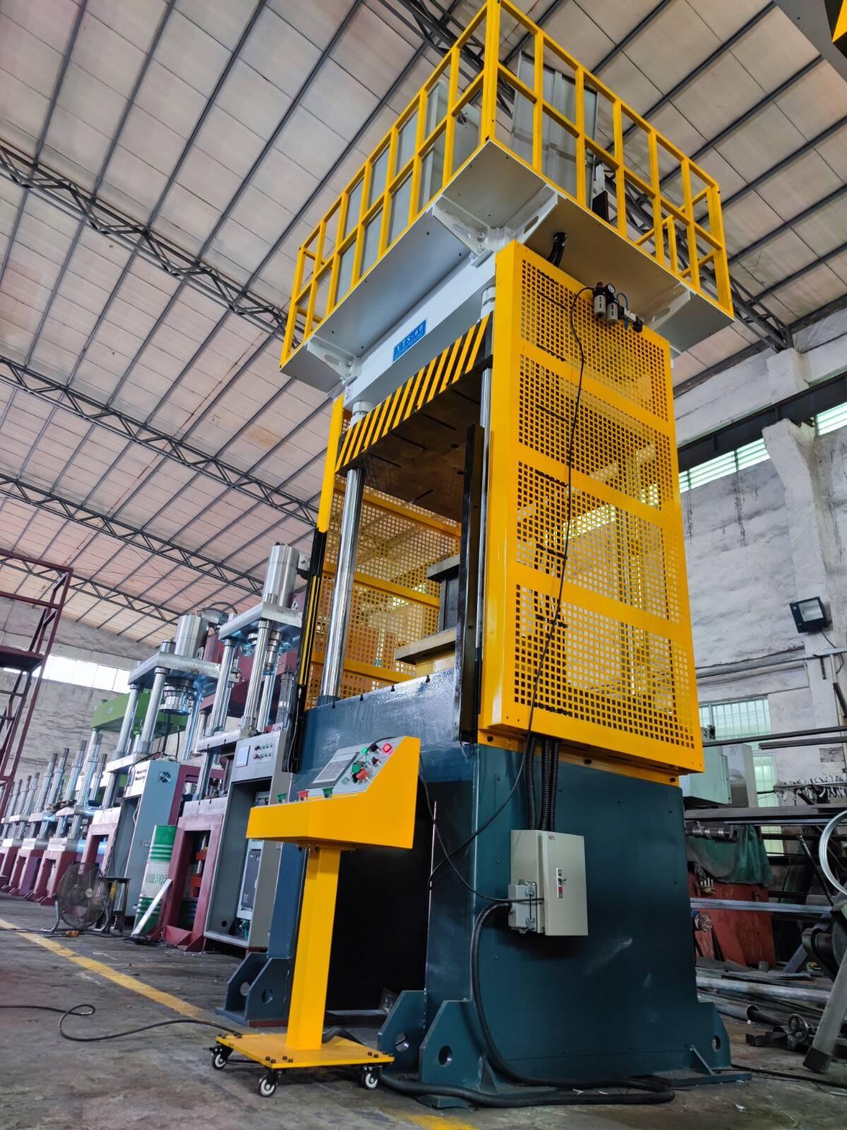 100吨四柱香蕉视频在线观看免费侧视图